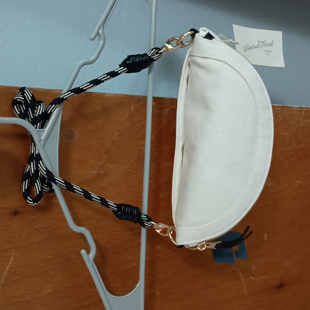 Universal Thread Women's bag Brand New off white ivory cream natural color